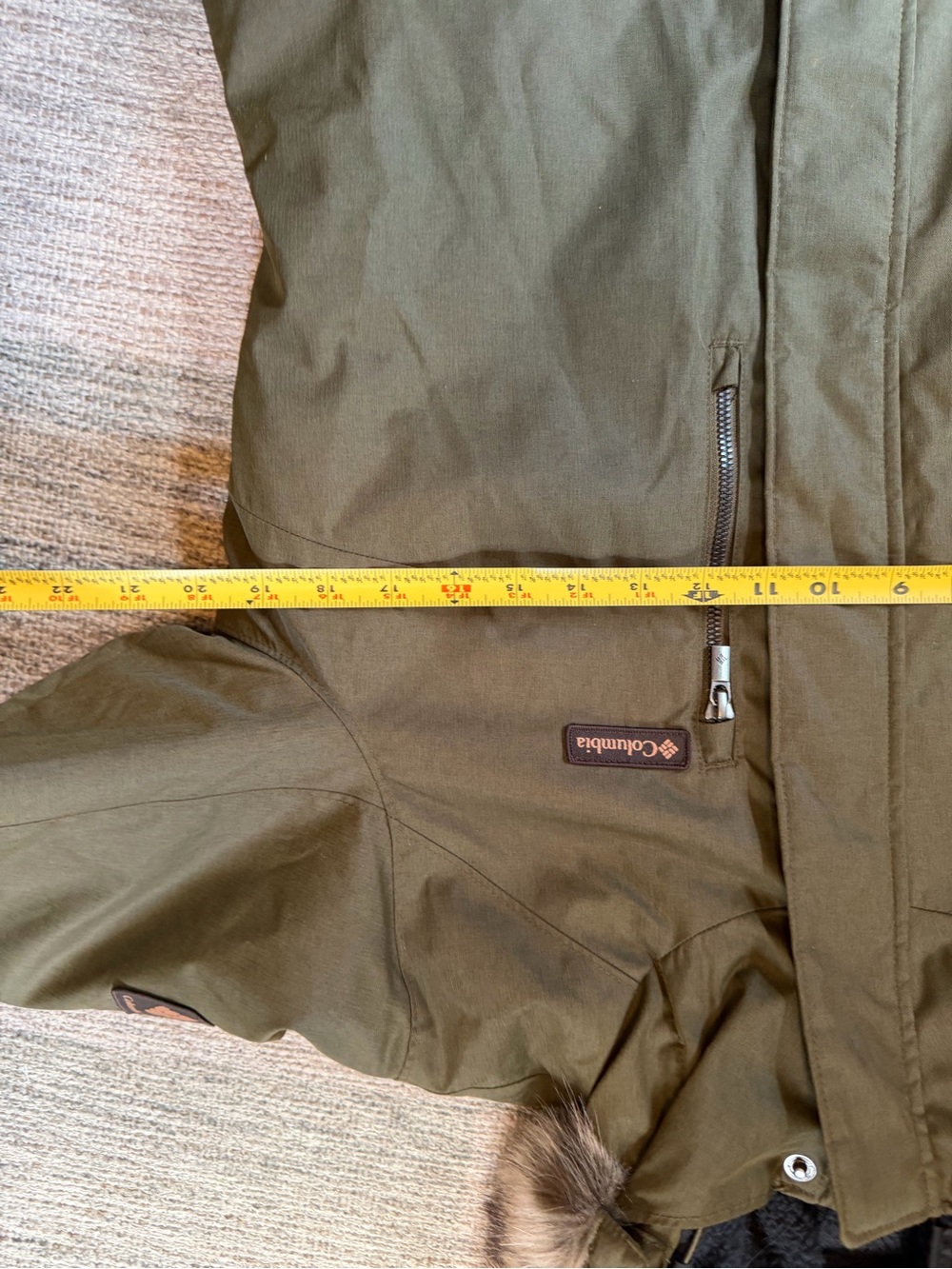 Columbia women’s Olive Hooded Faux-Fur Trim Puffer Coat - Picture 11 of 14